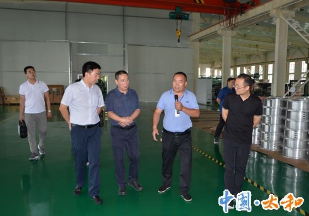Leaders from the Kashgar Economic Development Zone visited Shandong Weine to conduct an inspection and exchange, jointly planning for the high-quality development of the new energy industry.